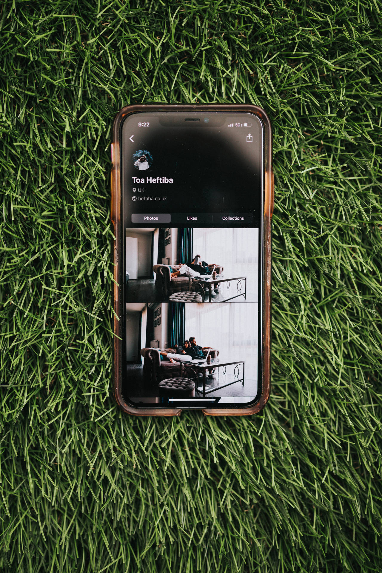 Iphone Ios On Grass Background