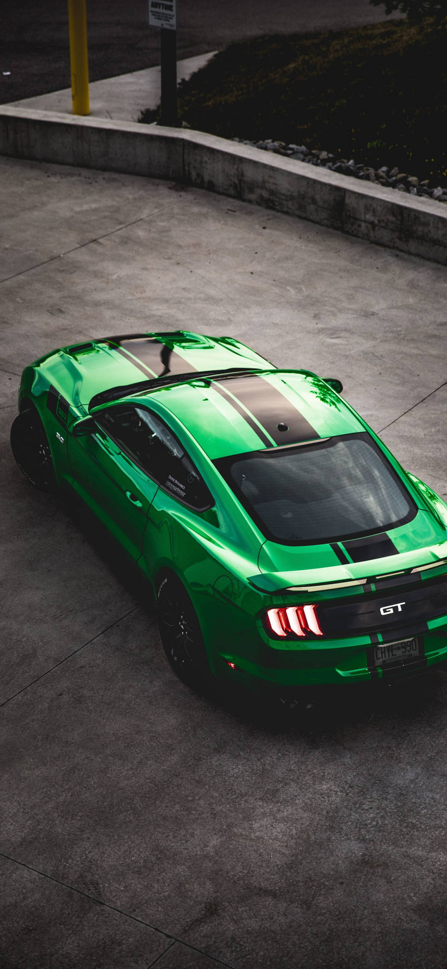 Iphone X Car Green Mustang Background