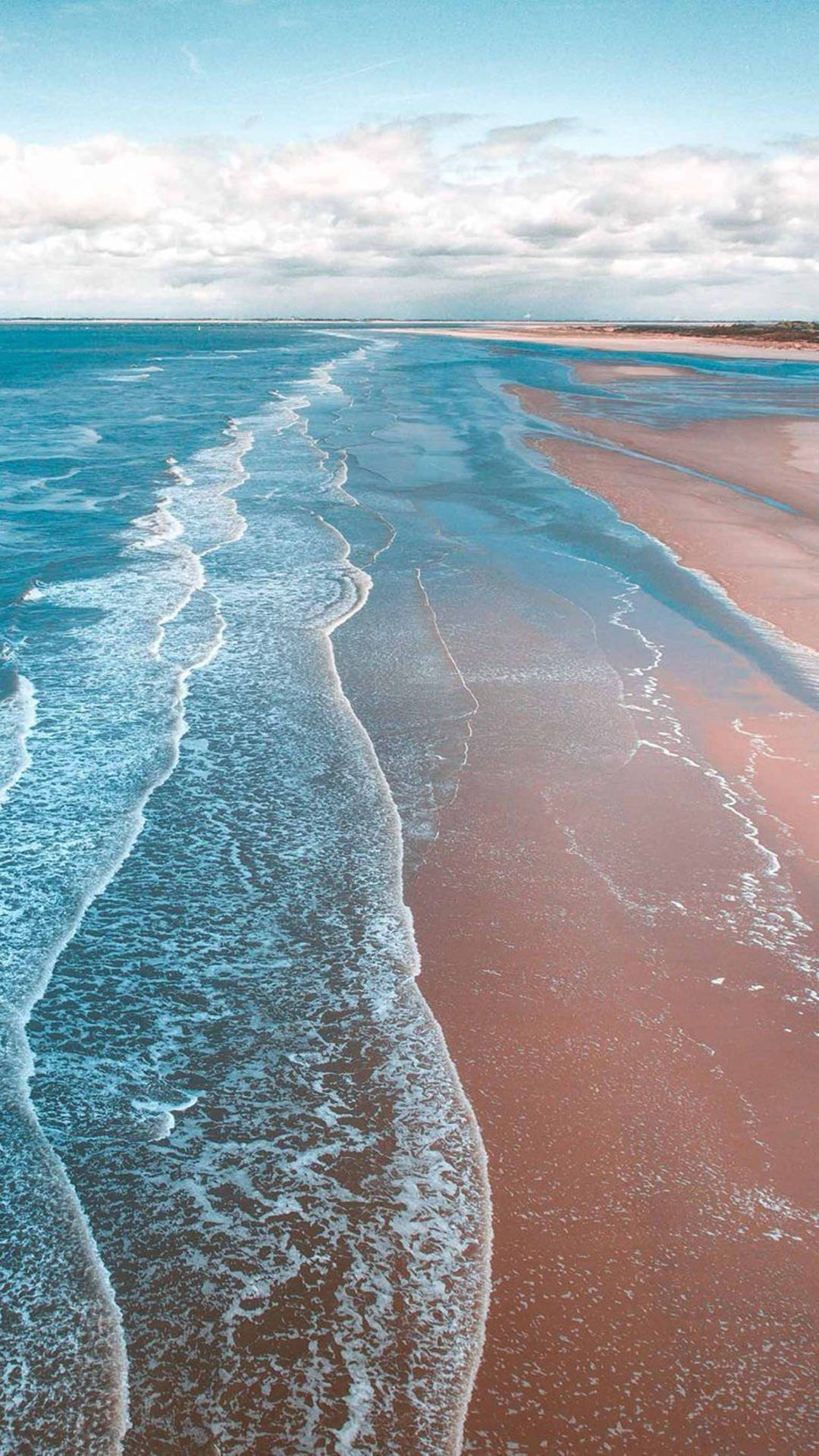 Iphone Xs Ocean Waves Sandy Shore Background