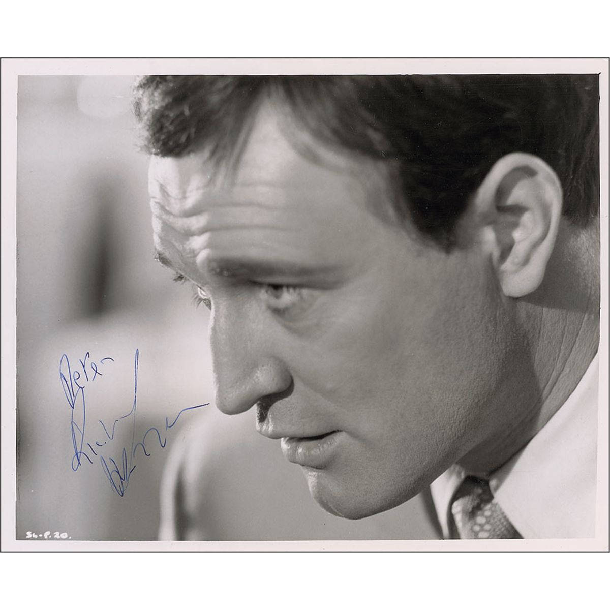 Irish Actor Richard Harris Signed Vintage Close Up Photography Background