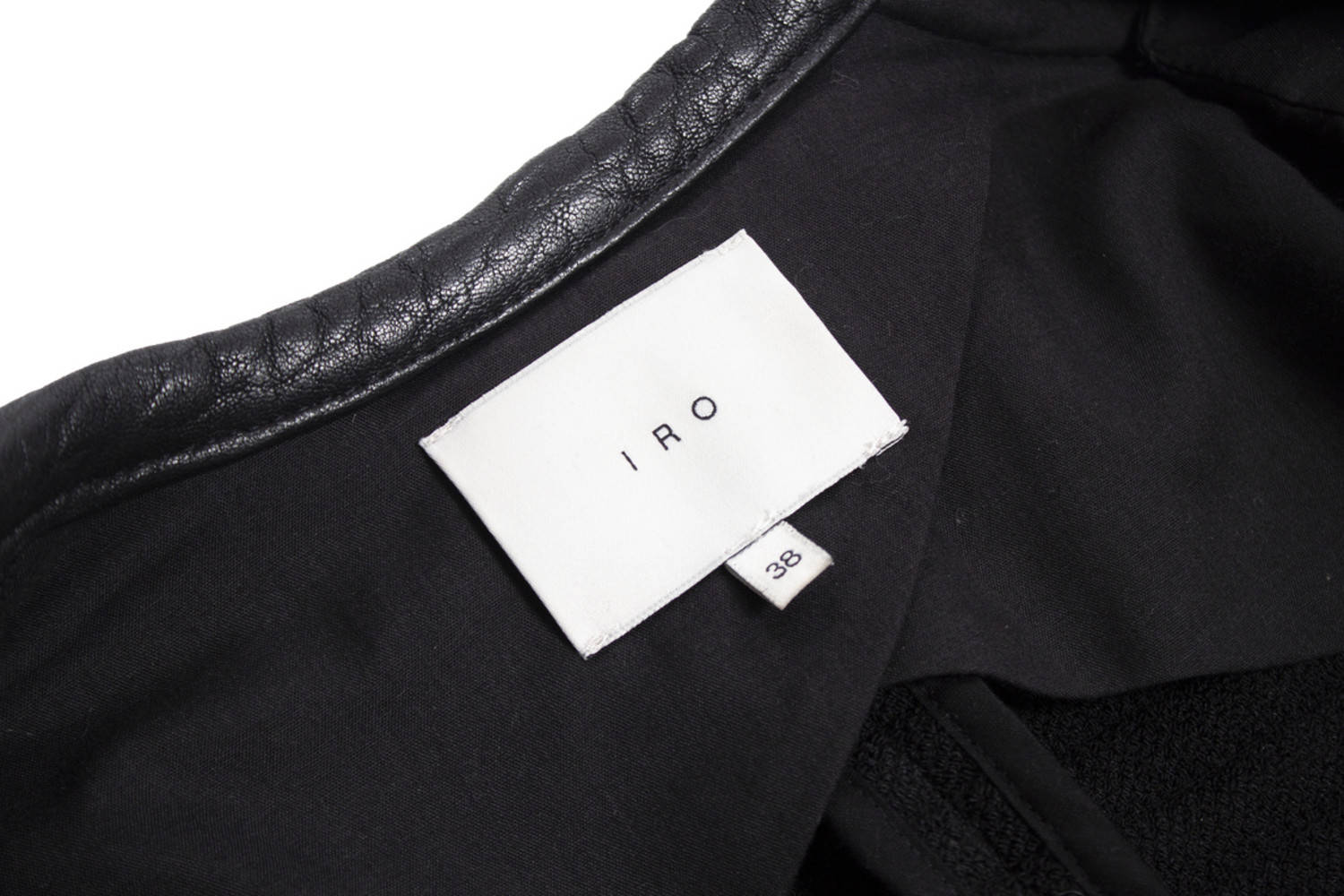 Iro White Tag