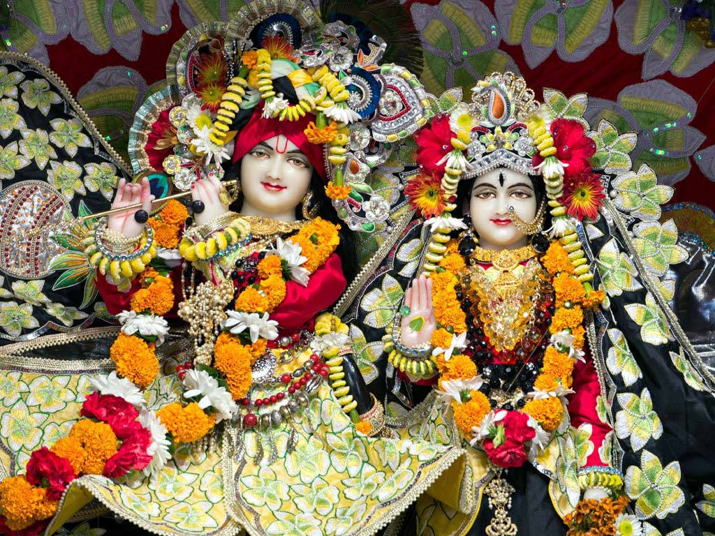 Iskcon Krishna And Radha With Tilaka And Bindhi