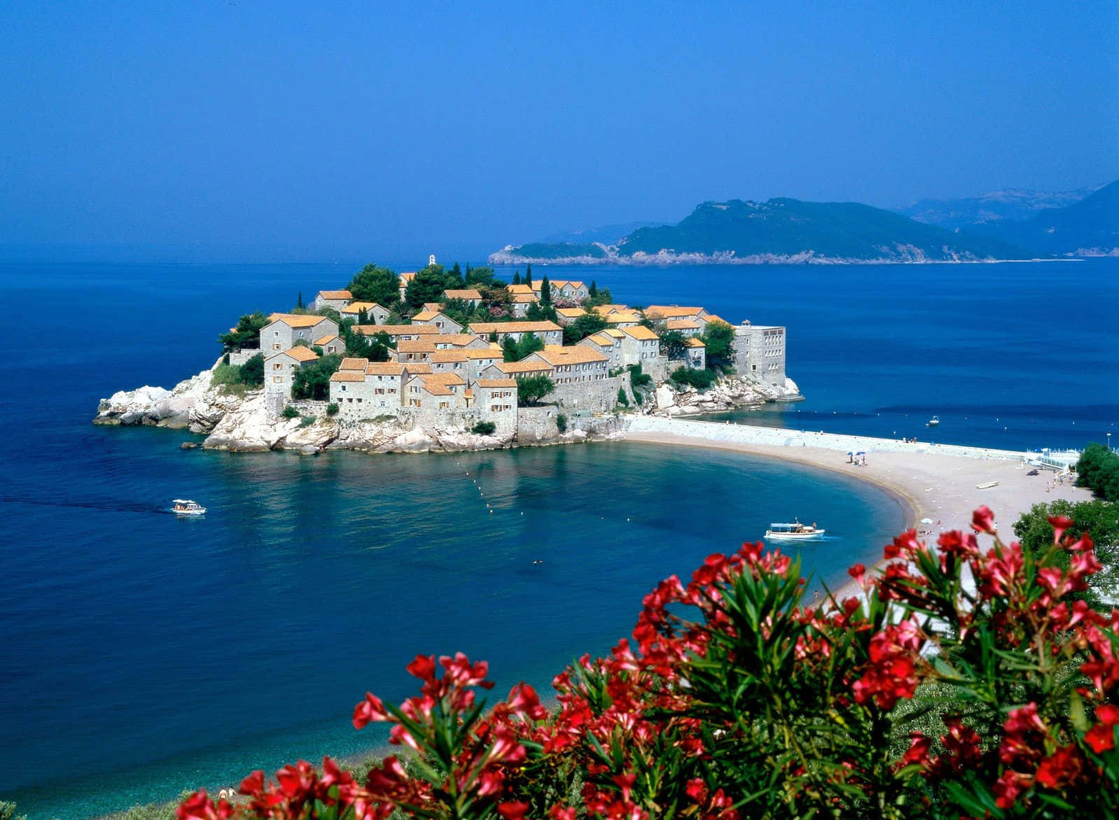 Island Resort In Greece Background