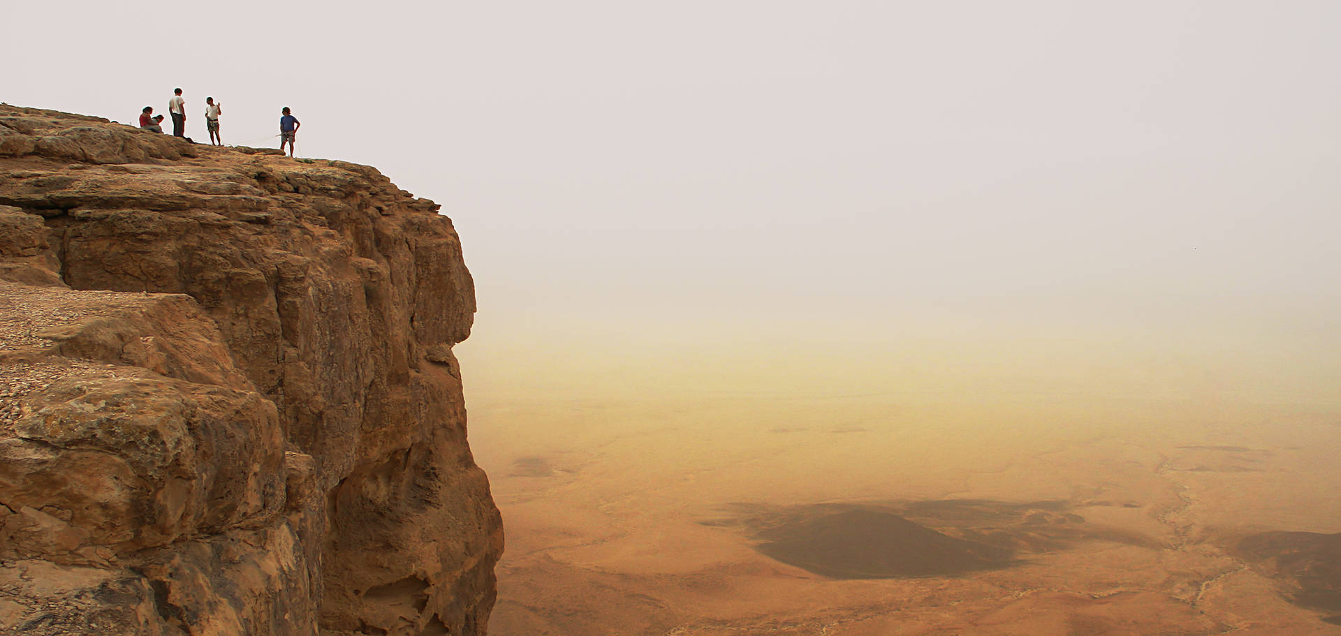 Israel Makhtesh Ramon Cliff Background