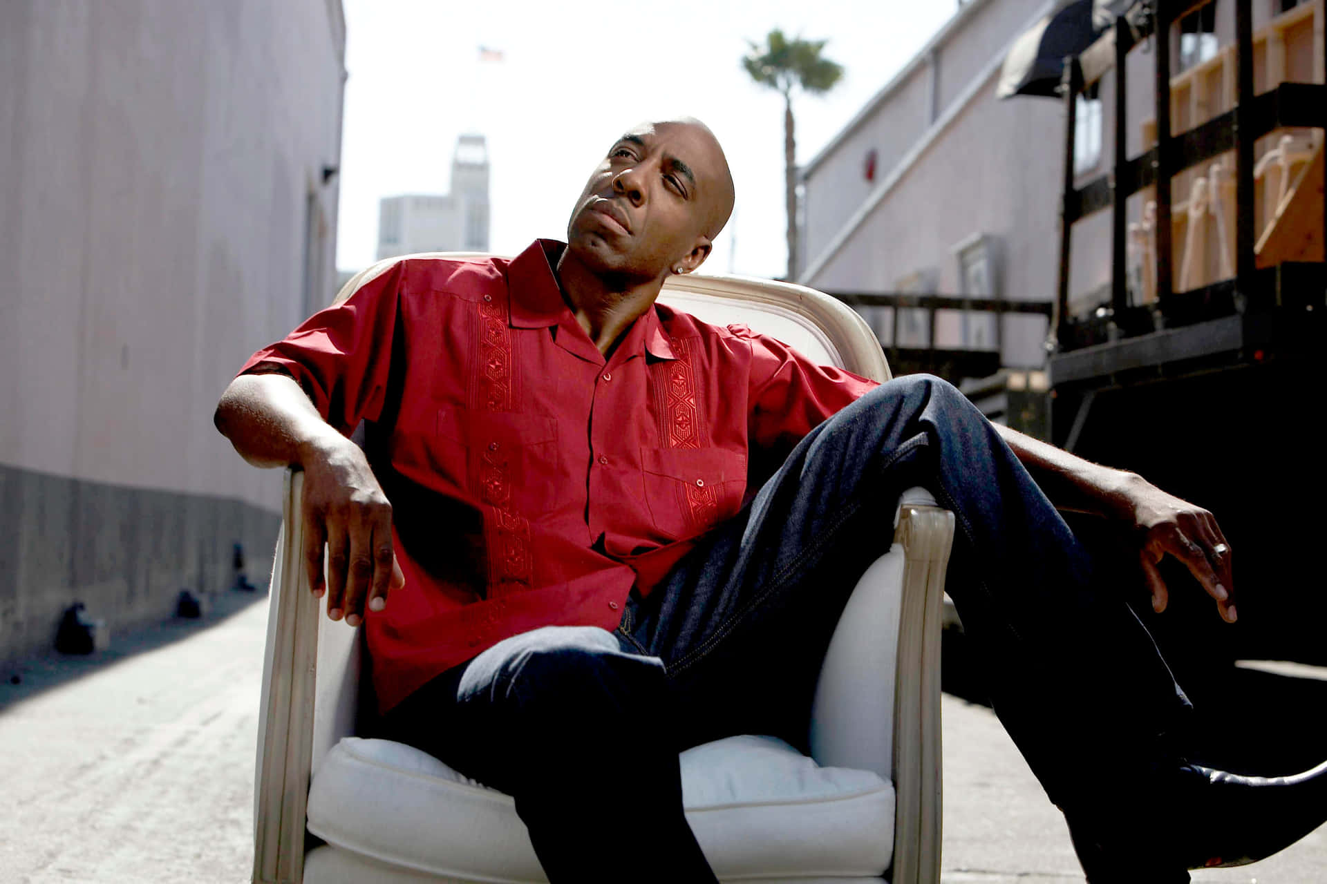 J.b. Smoove Is Having A Great Day! Background