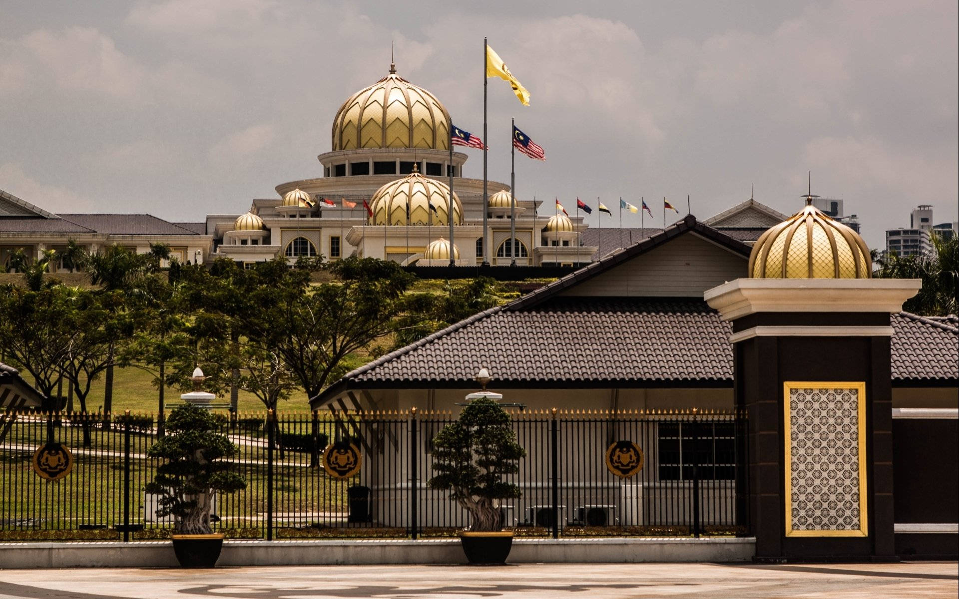 Jakarta Yellow Palace Background
