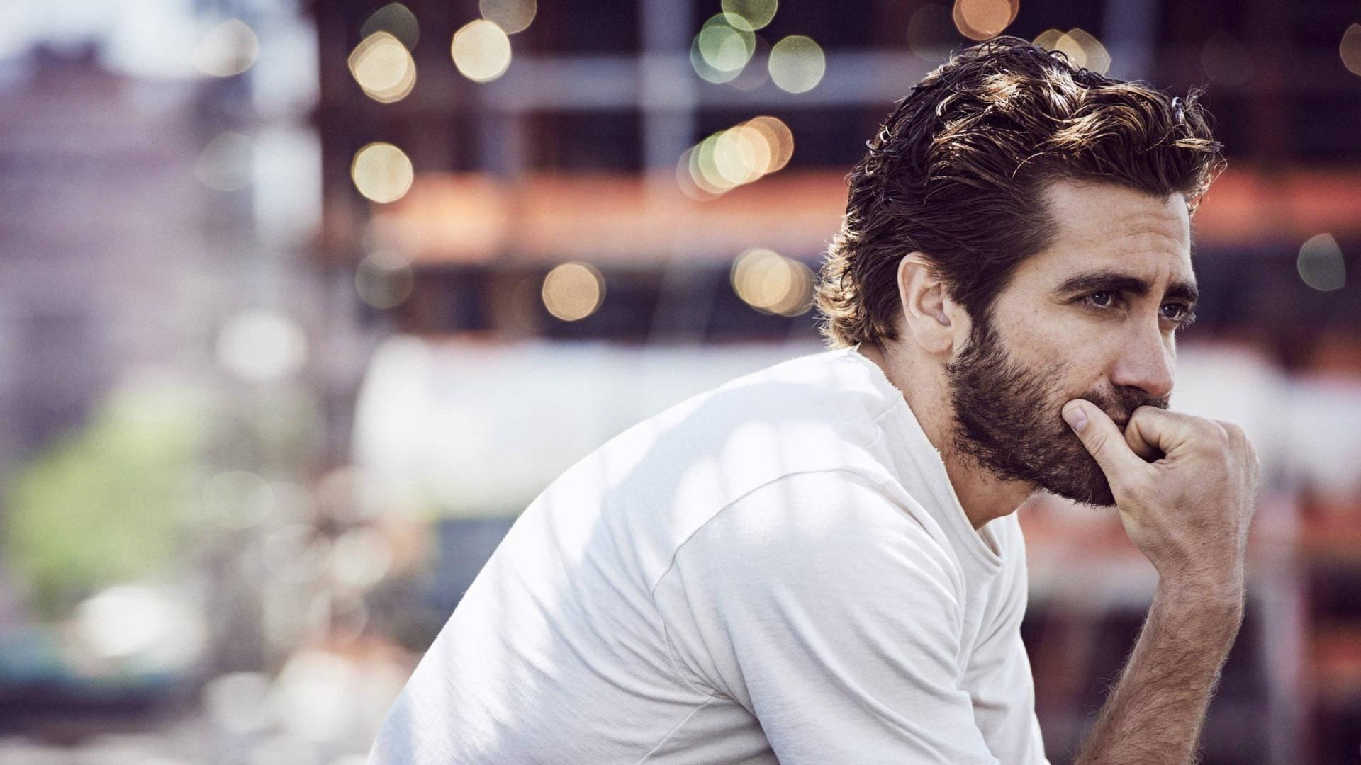 Jake Gyllenhaal With Full Beard Background