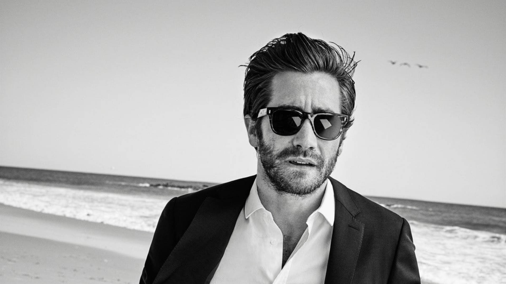 Jake Gyllenhaal With Sunglasses Background