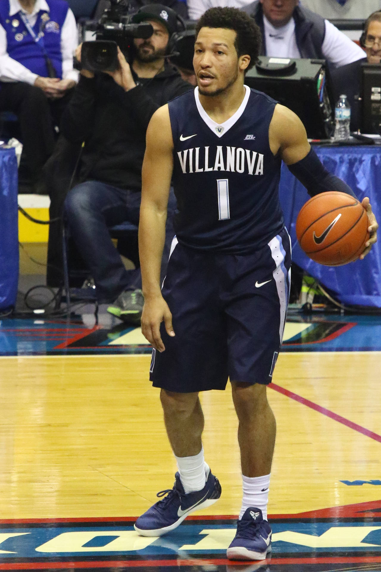 Jalen Brunson Dribbling A Ball