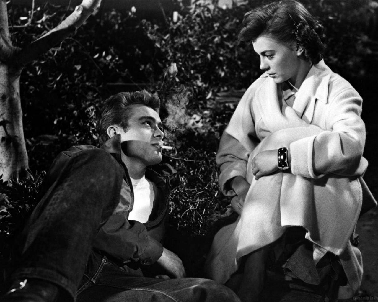 James Dean Natalie Wood Outdoors Background