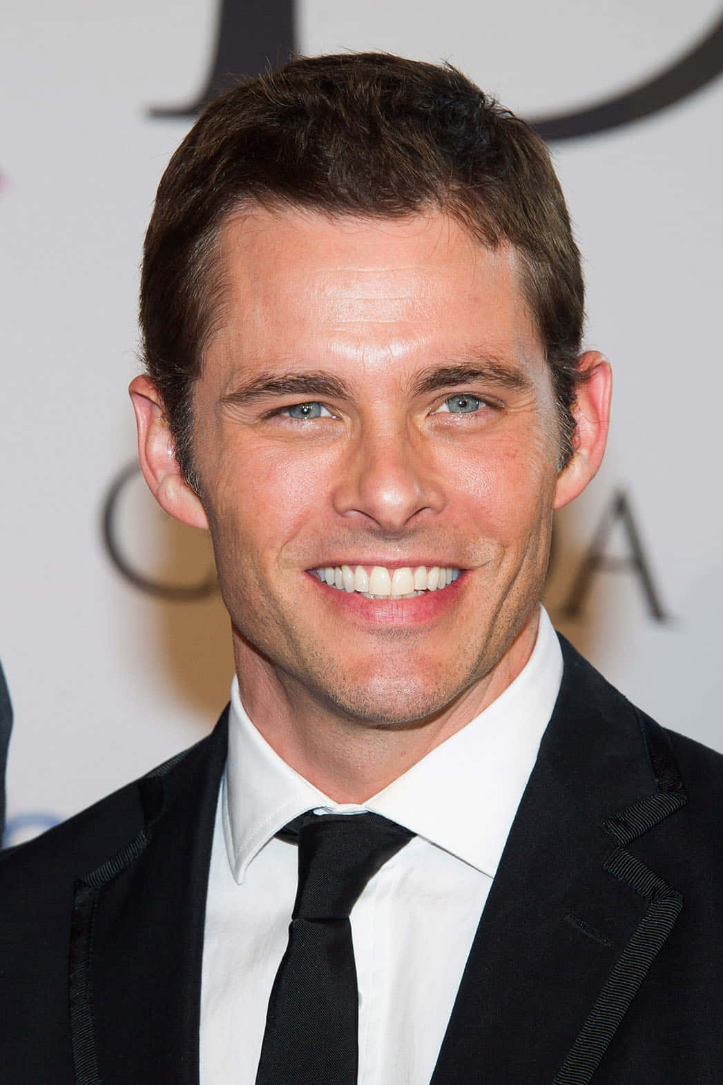 James Marsden 1047 X 1572 Background