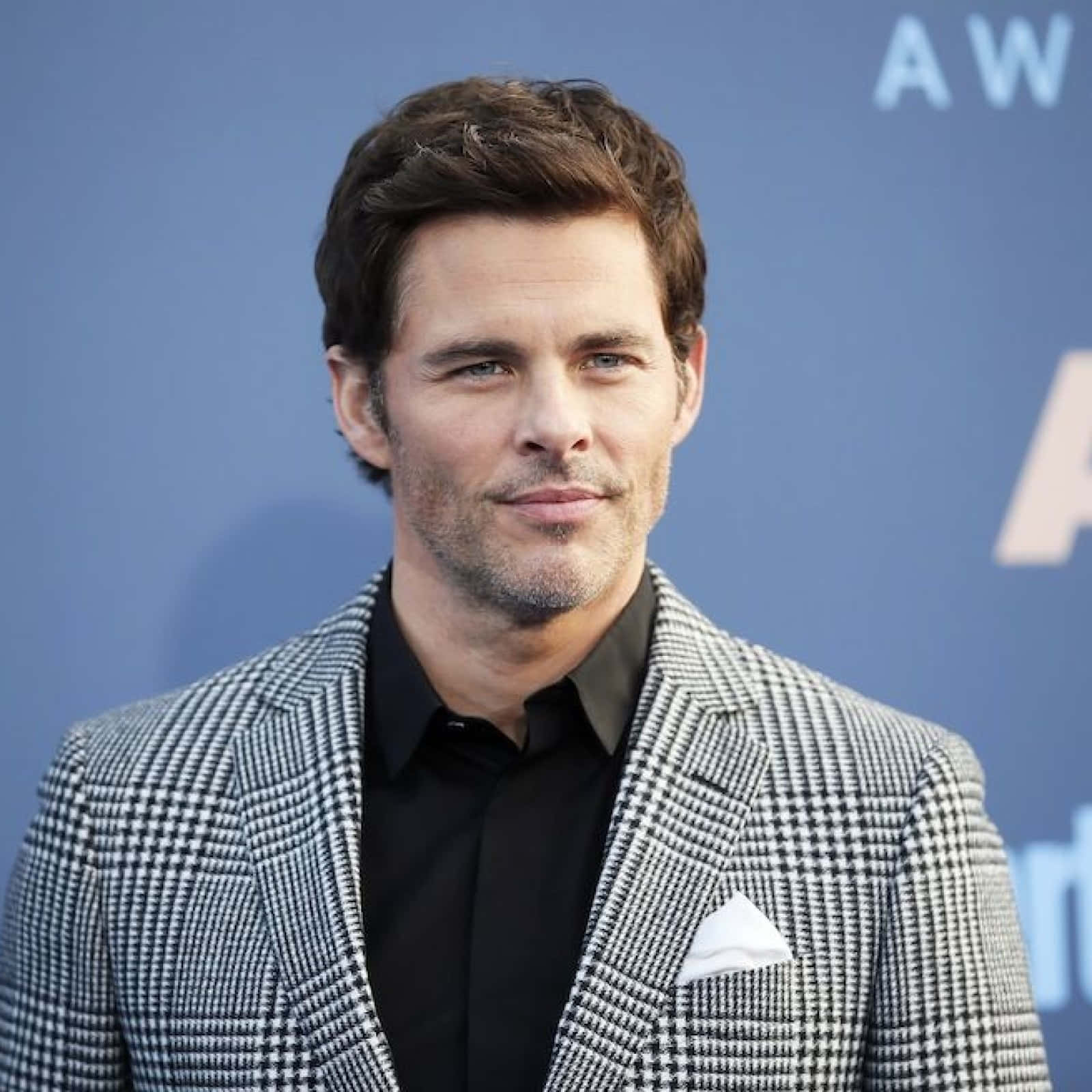 James Marsden Depicts A Dazzling Smile Background