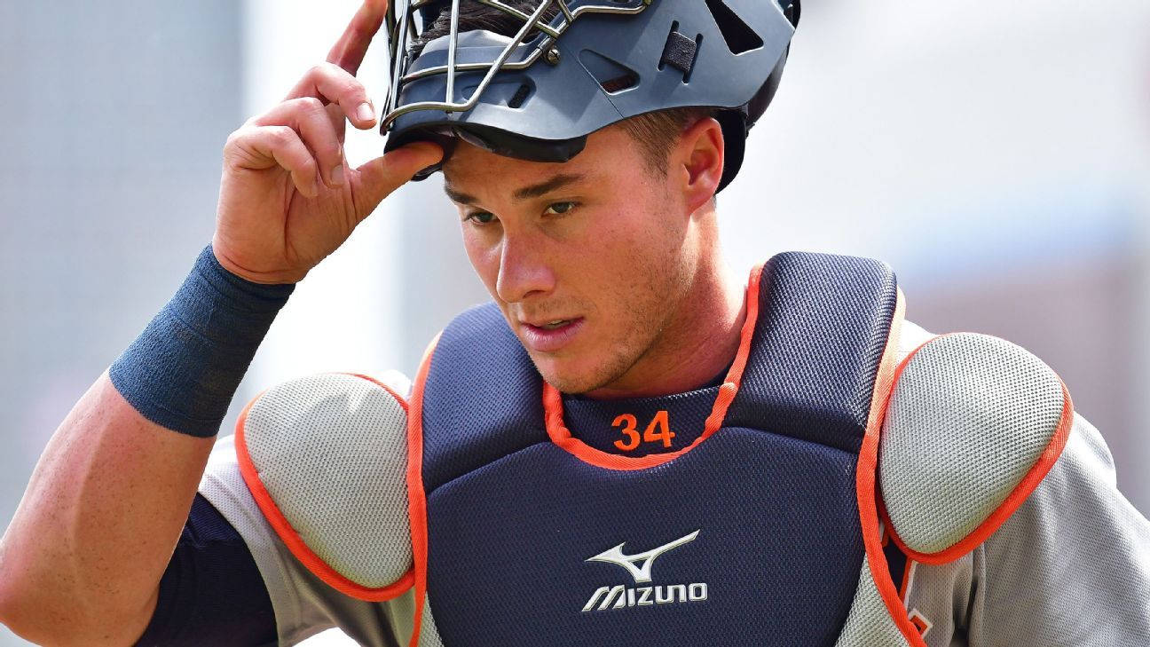 James Mccann With Mizuno