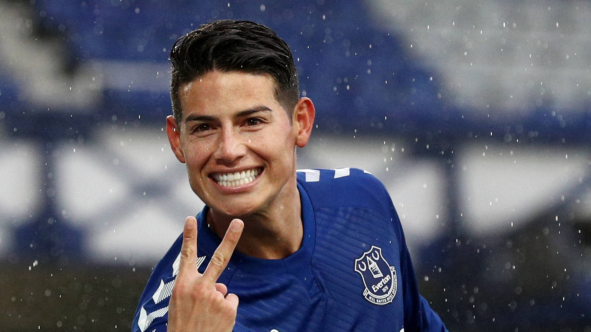 James Rodriguez Peace Sign