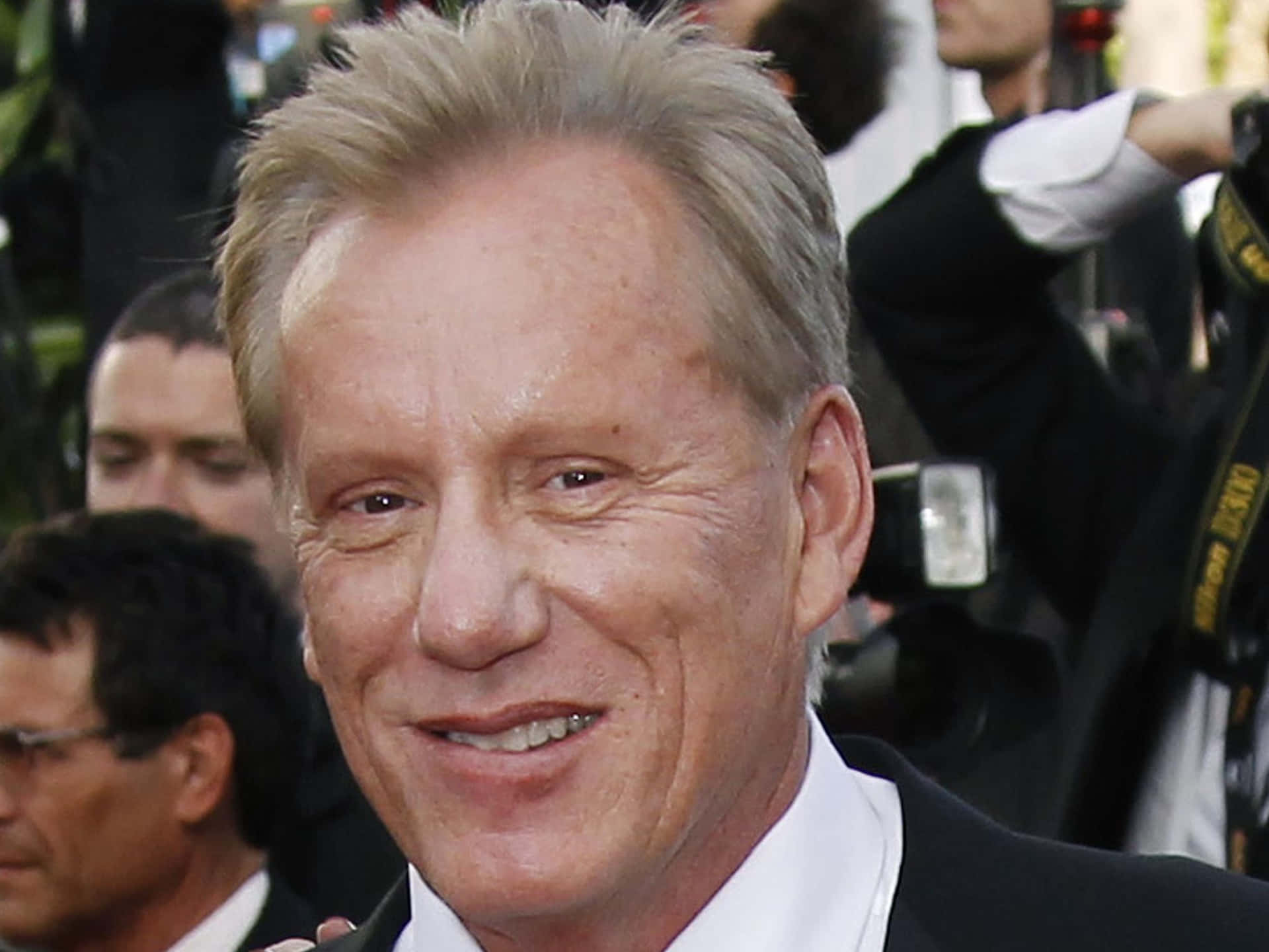 James Woods 2500 X 1875 Background