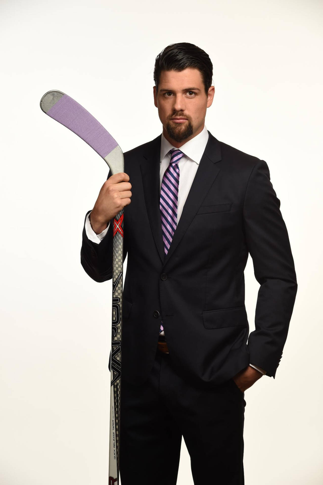 Jamie Benn In A Suit Background