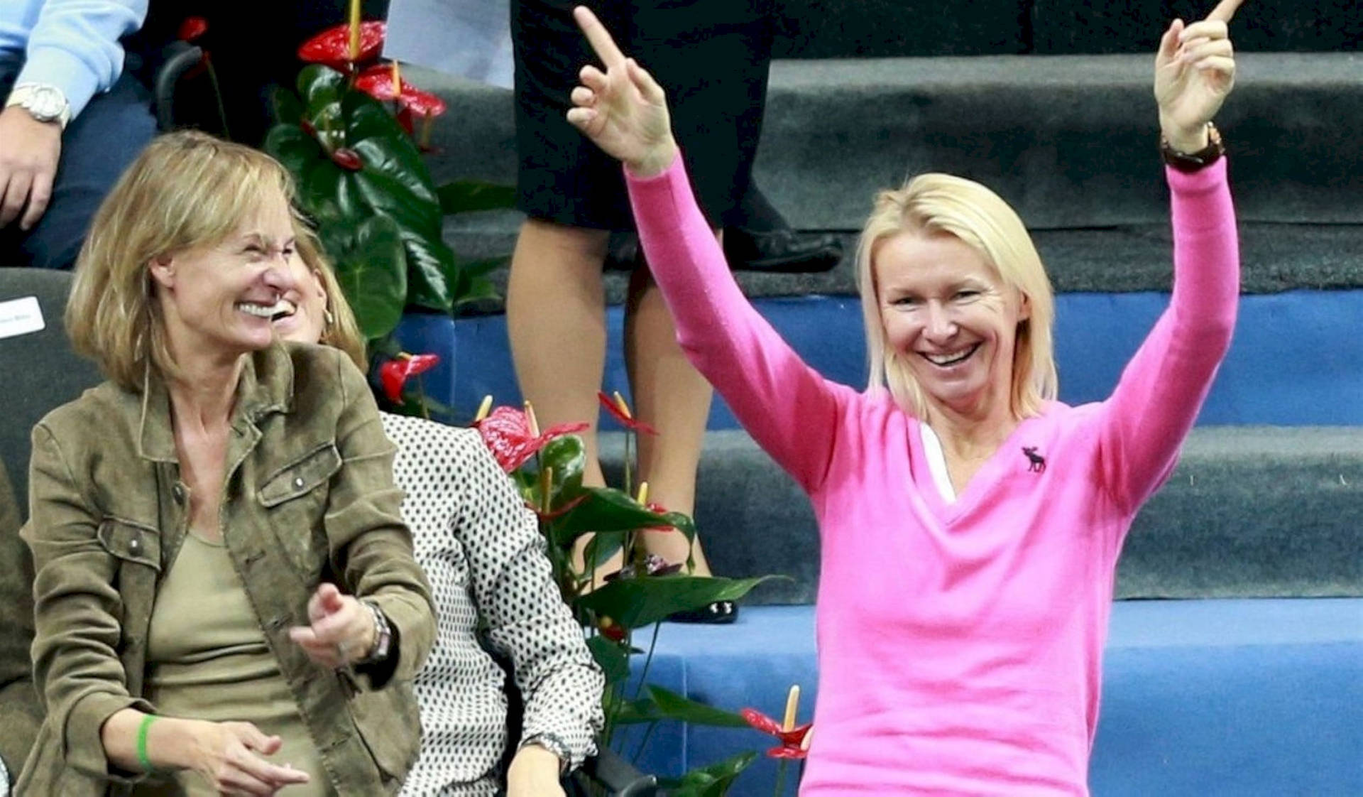 Jana Novotna And Iwona Kuczyńska Background