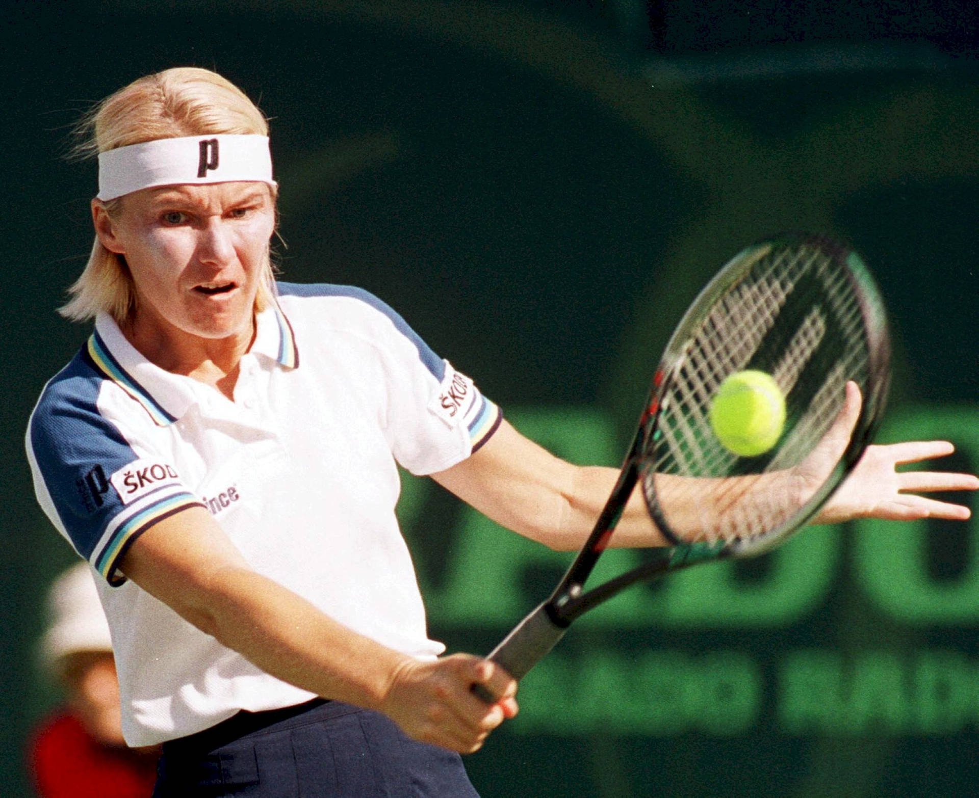 Jana Novotna Hit Tennis Ball Background