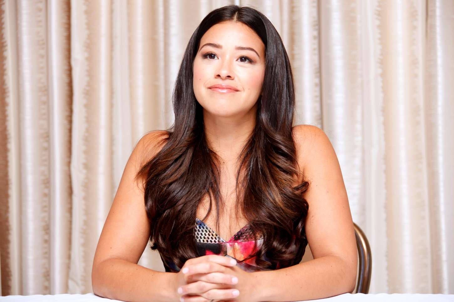 Jane Villanueva - A Woman Of Strength And Love In Jane The Virgin Background