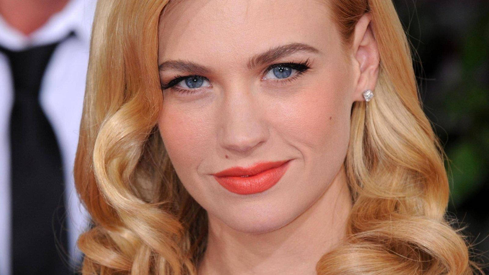 January Jones Bear Face Close Up Background