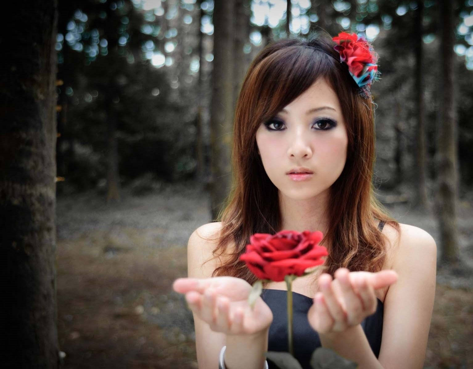 Japan Forest Girl Red Rose
