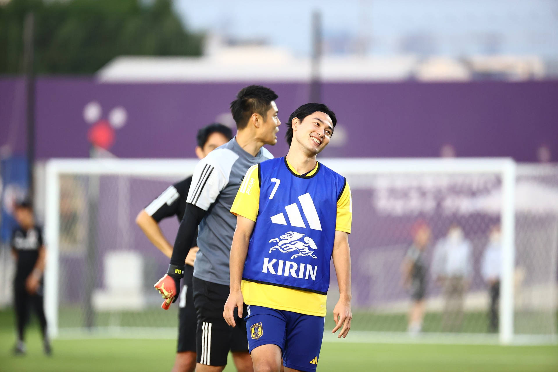 Japan National Football Team Chilling Takumi Minamino Background