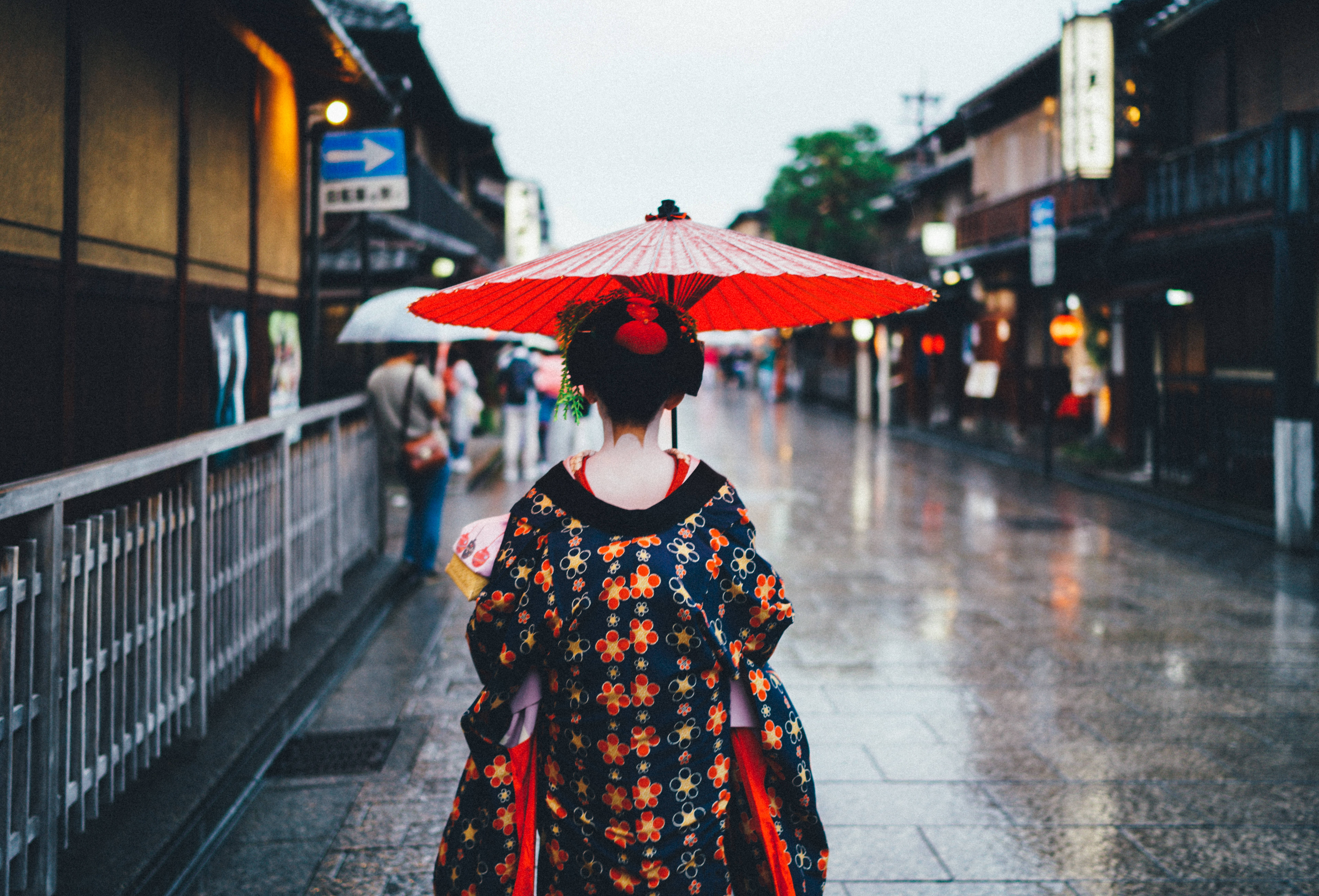 Japanese Hd Geisha In The Rain