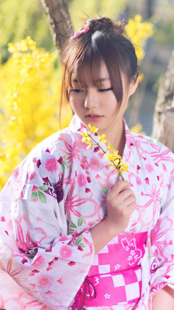 Japanese Phone Girl In Kimono Background
