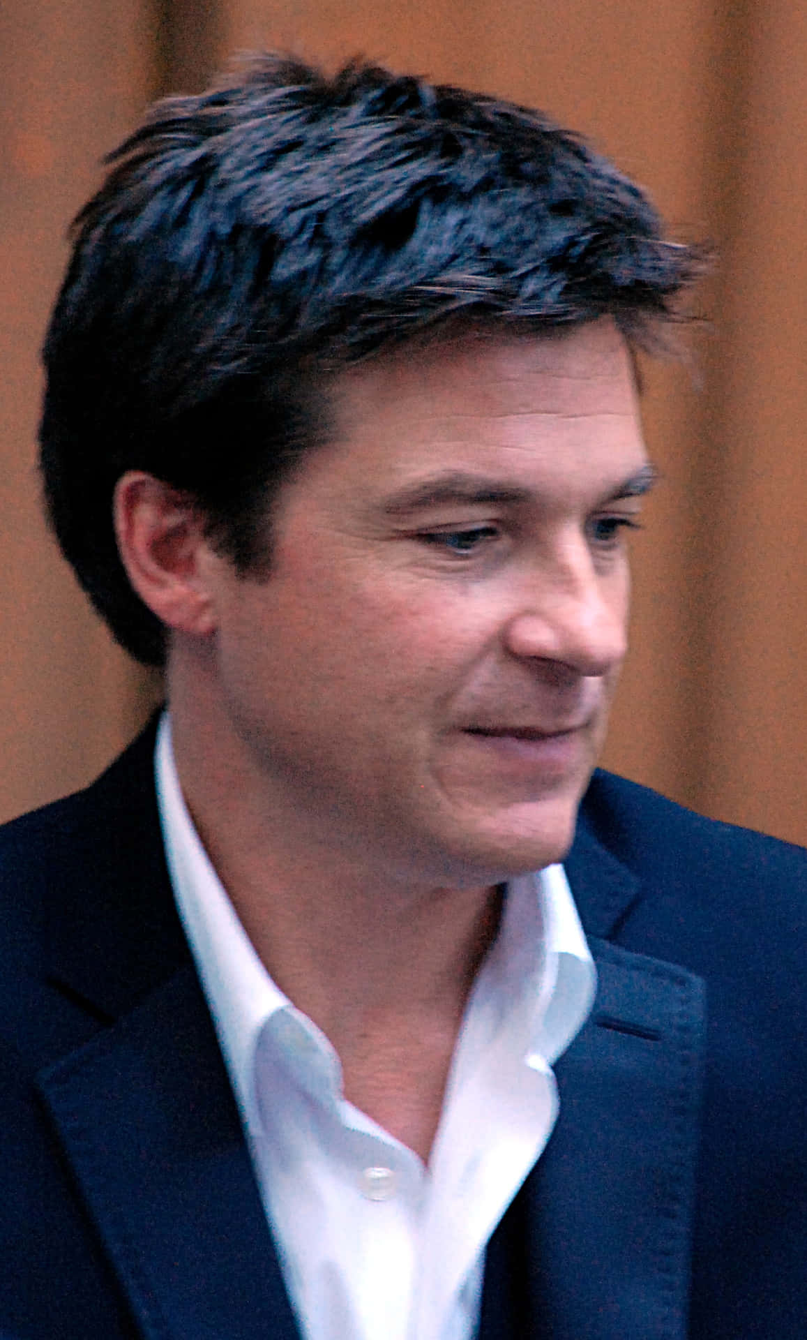 Jason Bateman 1350 X 2240 Background
