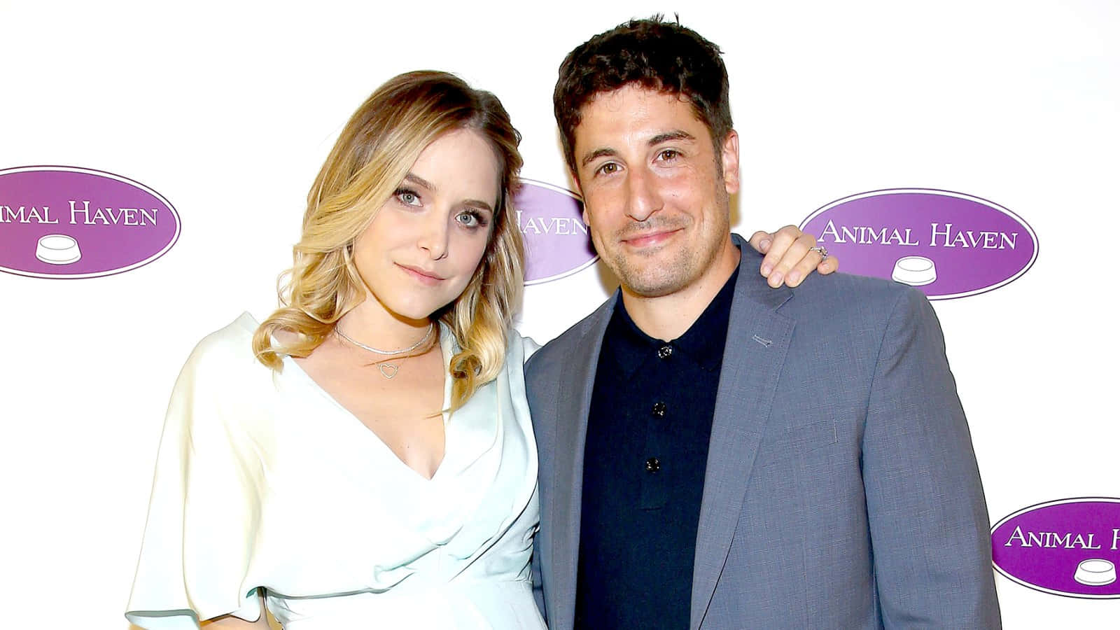 Jason Biggs 1600 X 900 Background