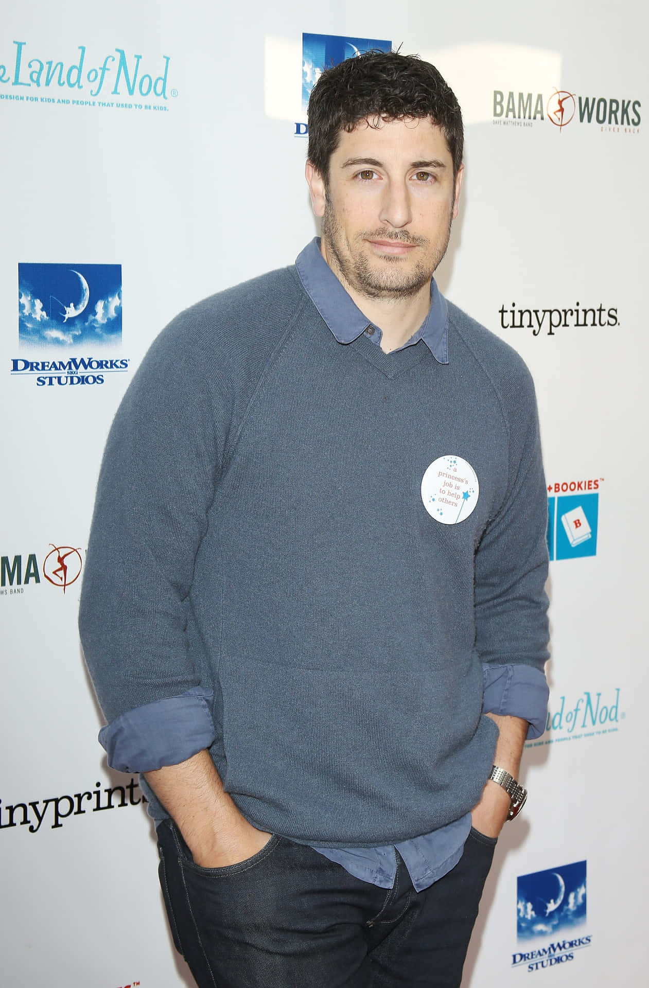 Jason Biggs Attending A Red Carpet Event Background