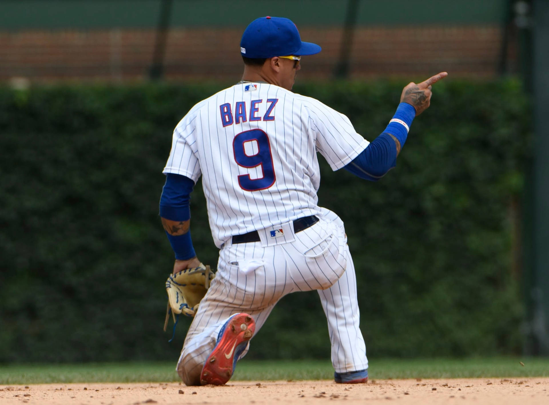 Javier Baez Bent Knee Baseball Background