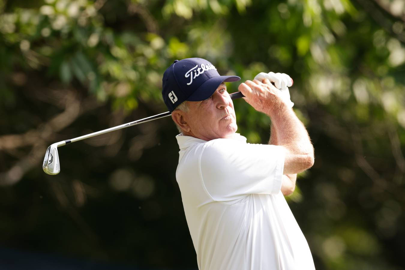 Jay Haas In Action - The Mastery Of Golf Swing Background