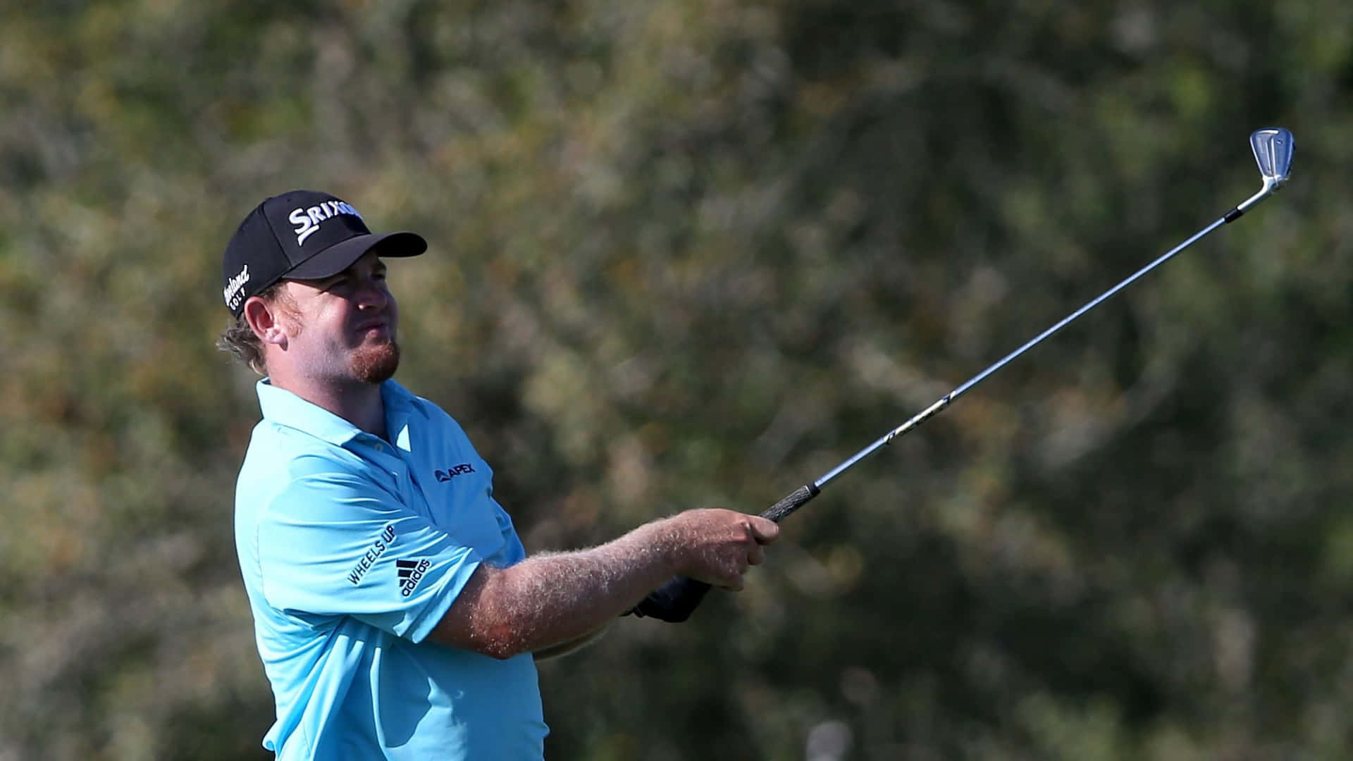 Jb Holmes Aiming Golf Target Background