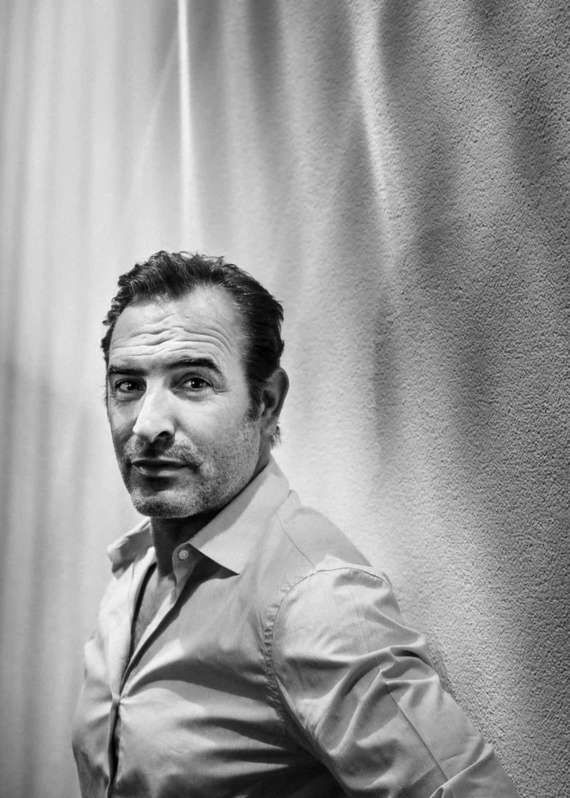 Jean Dujardin 1143 X 1600 Background