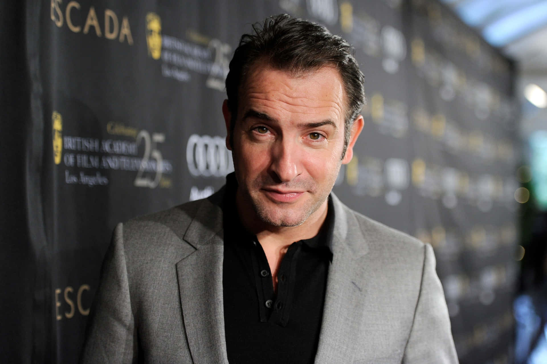 Jean Dujardin 2048 X 1362 Background