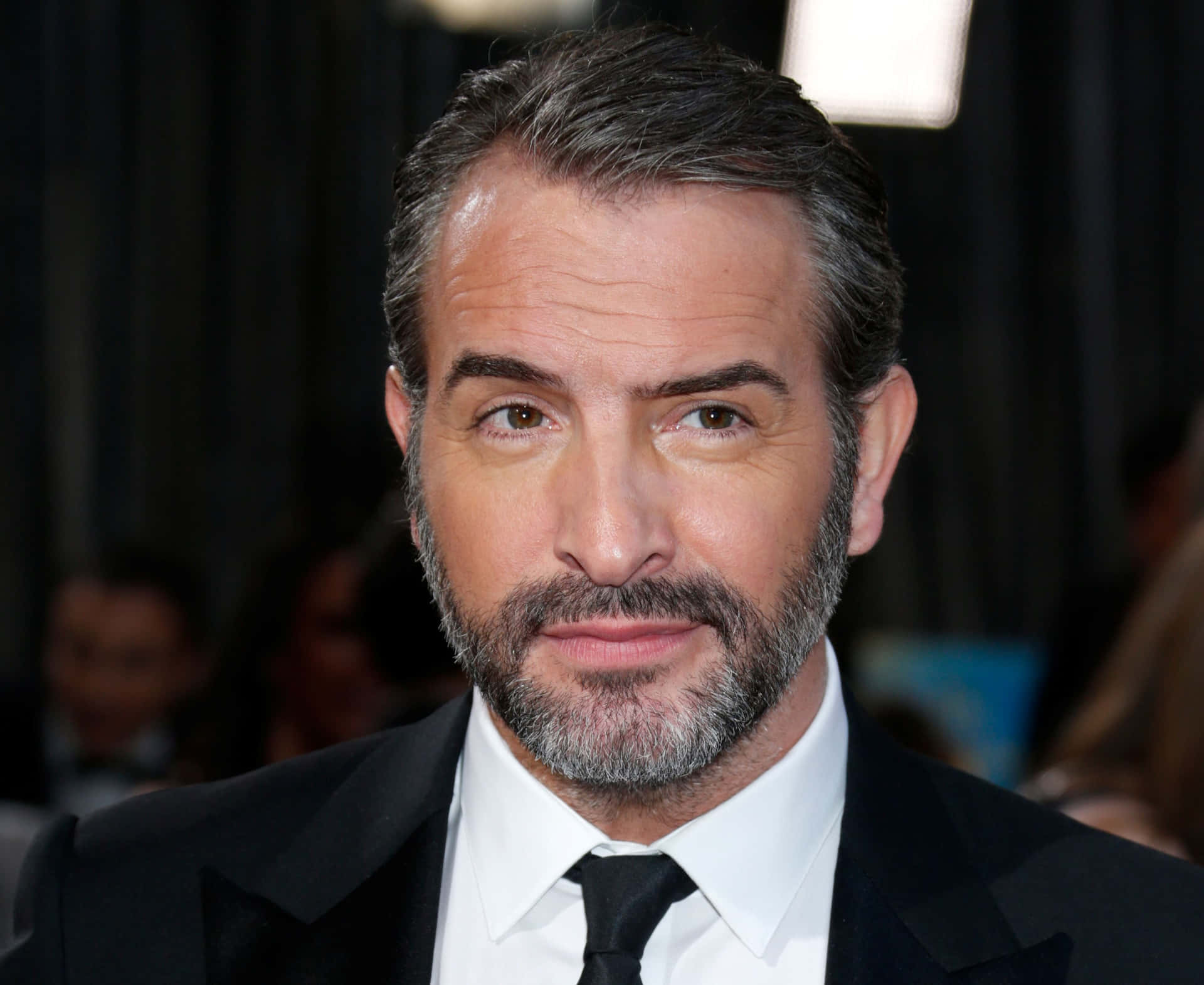 Jean Dujardin At His Charming Best Background