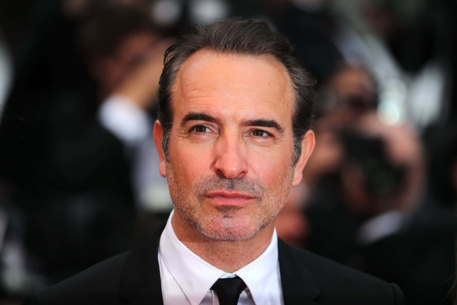 Jean Dujardin Background