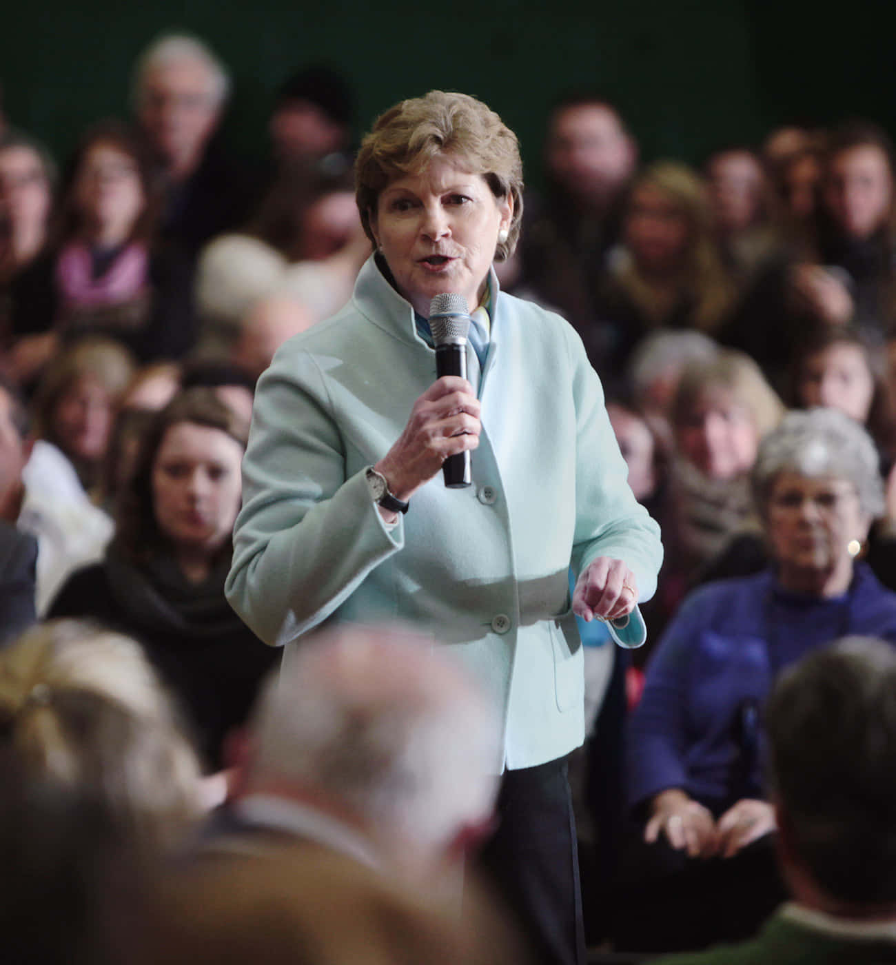 Jeanne Shaheen Speaking To The Crowd Background
