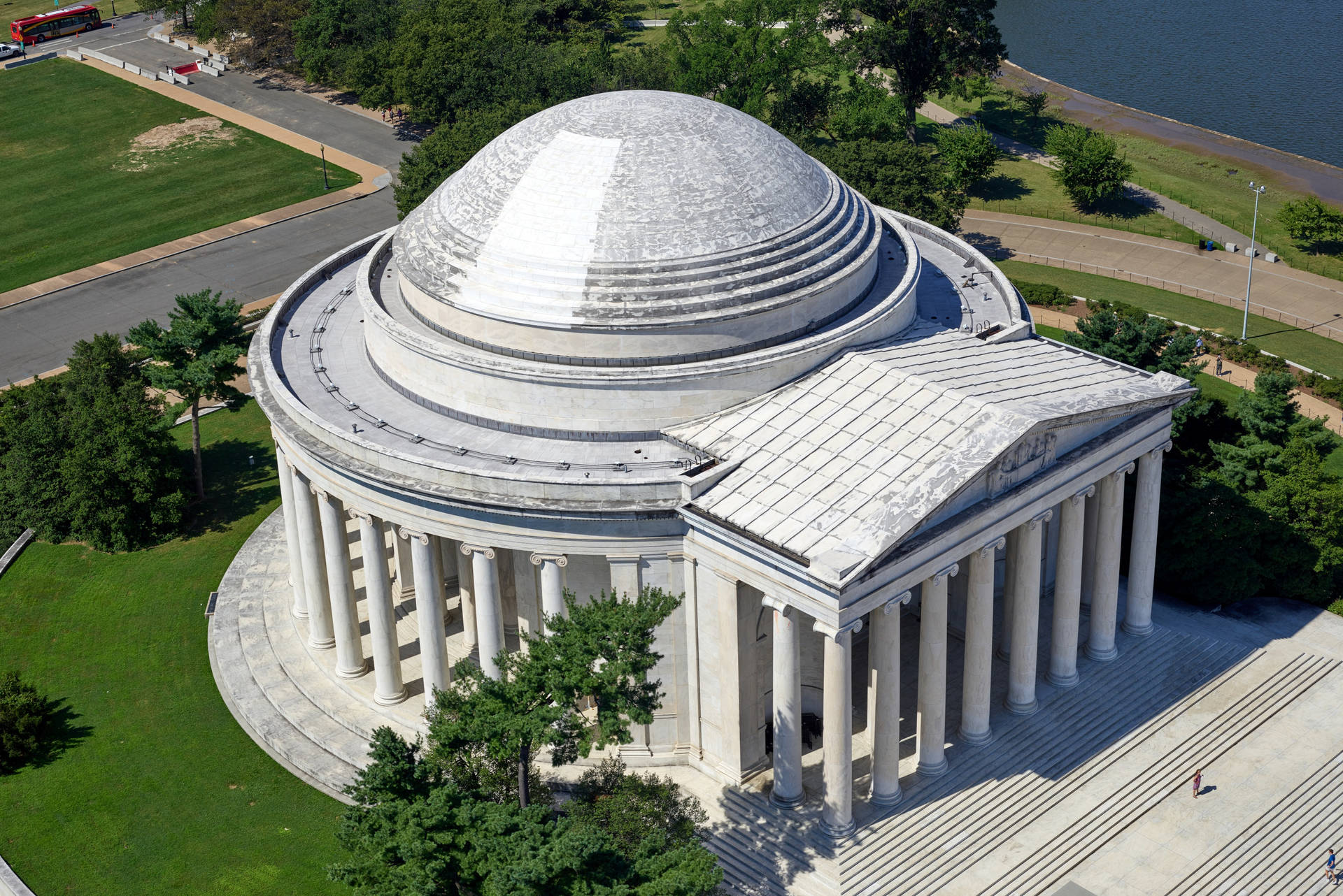 Jefferson Memorial Top-side Perspective