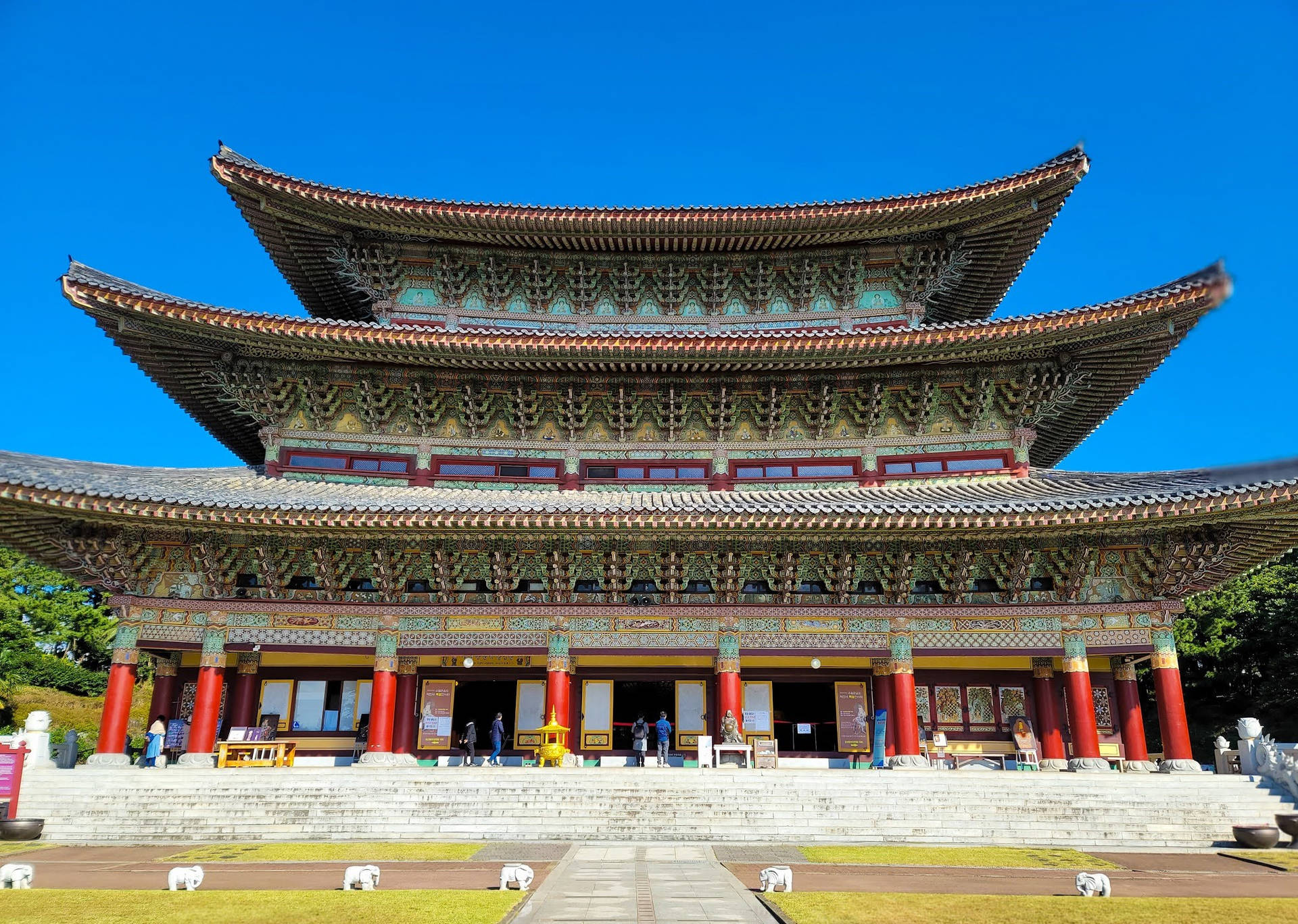 Jeju Island Yakcheonsa Temple Background