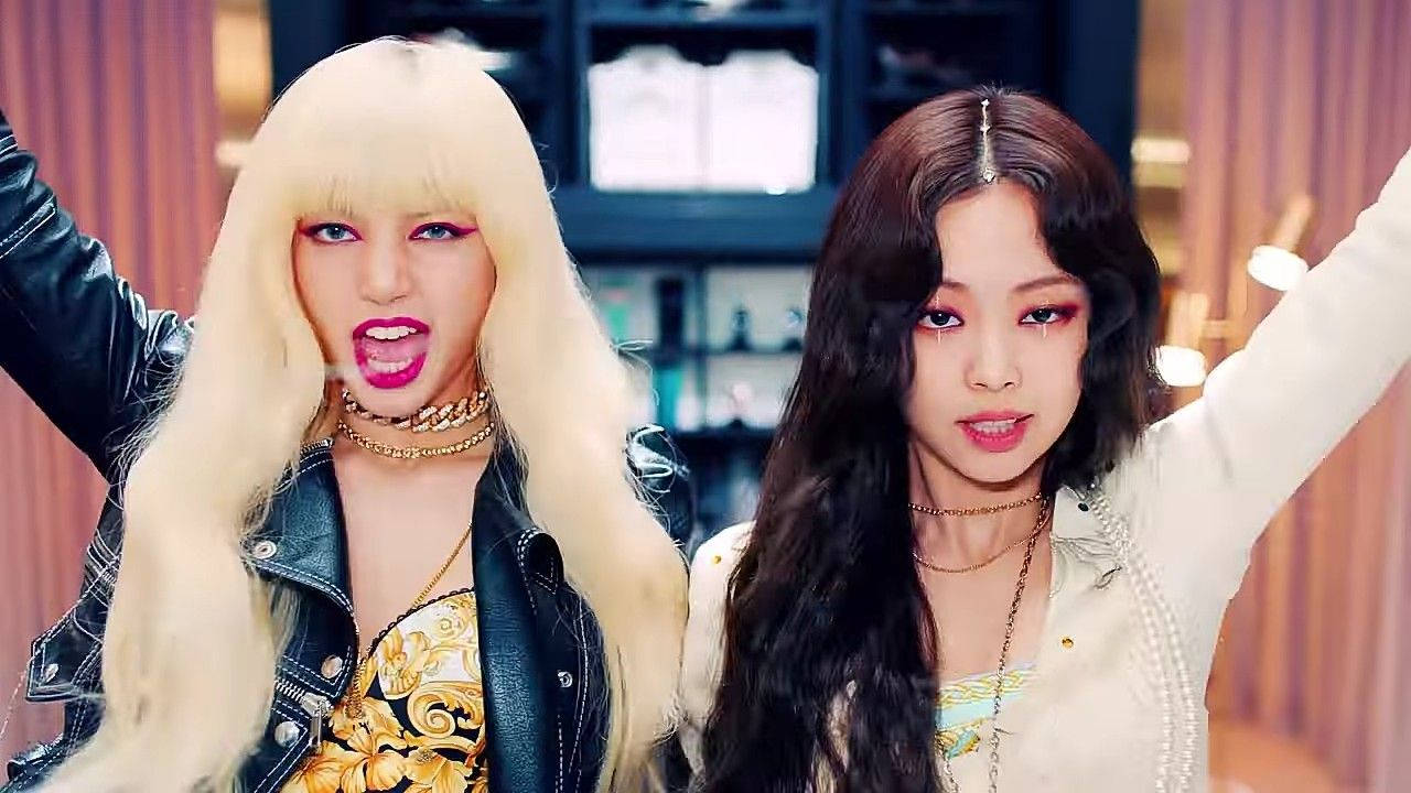 Jennie And Lisa Sheesh Hairdo Background