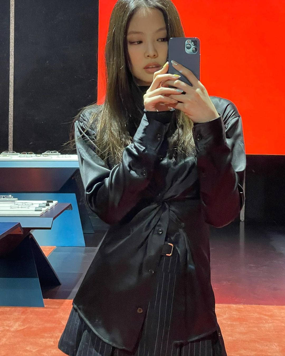 Jennie Kim Black Suit Iphone12 Promax