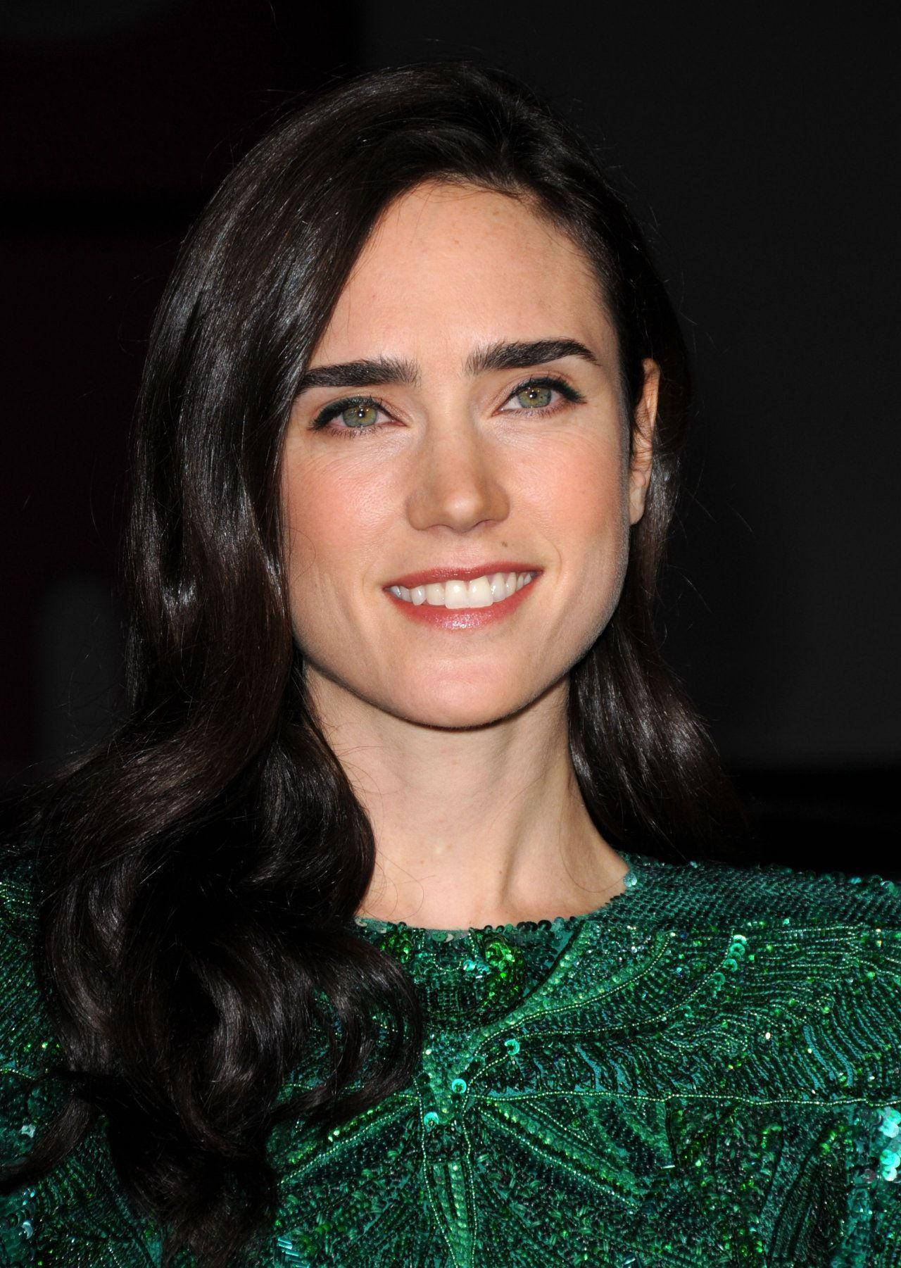 Jennifer Connelly In A Green Dress