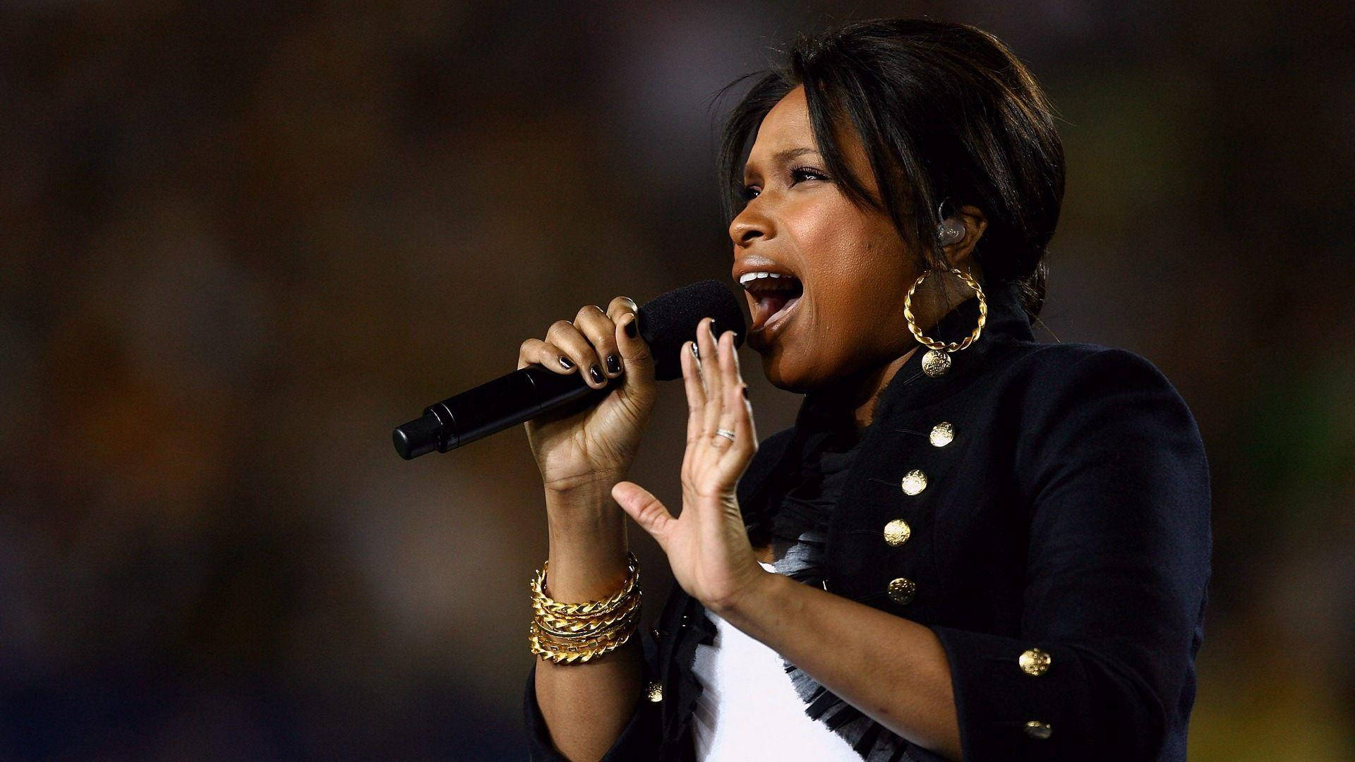 Jennifer Hudson During 2009 Super Bowl Background