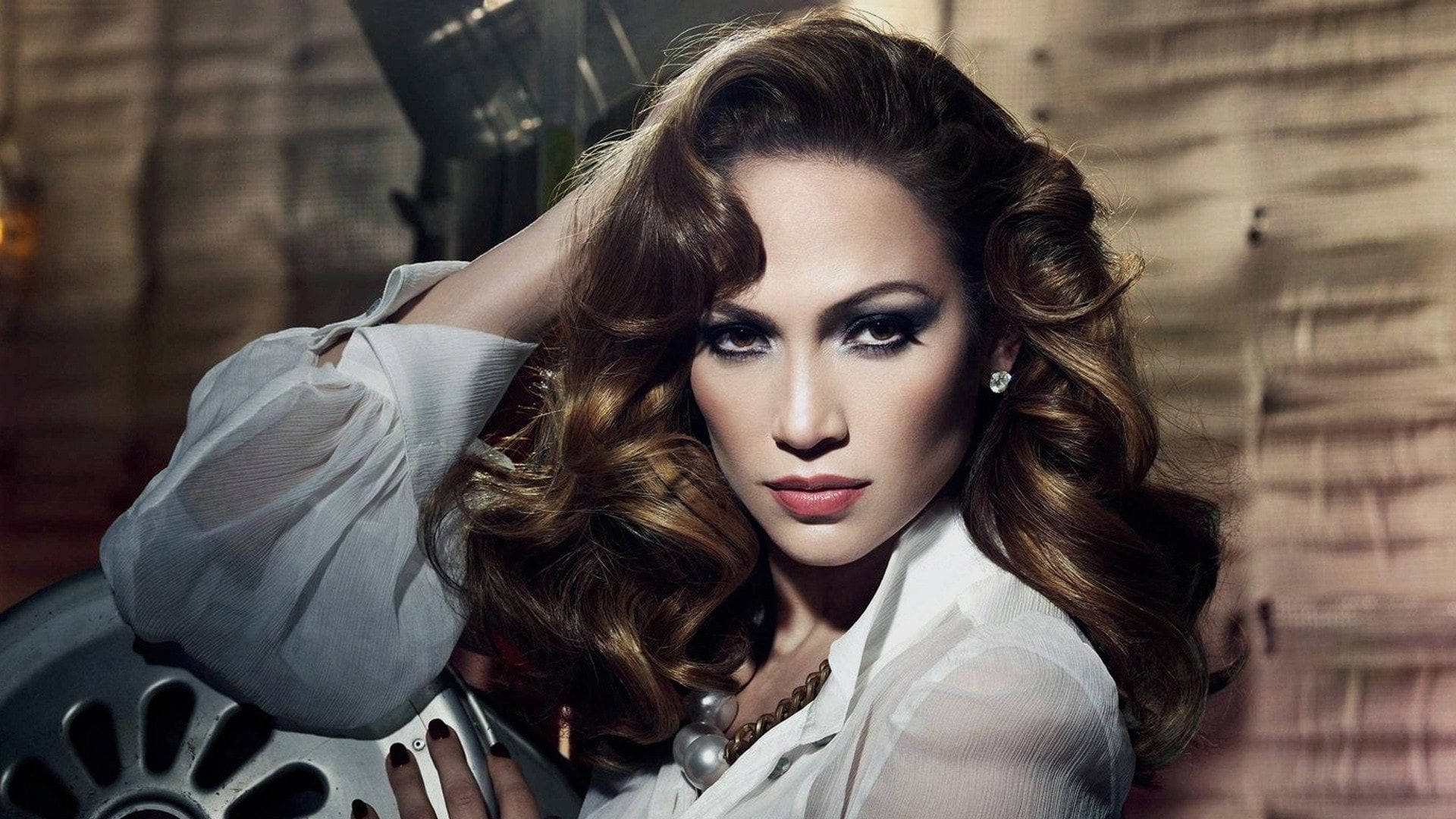 Jennifer Lopez Stuns With Vintage Glamour Background