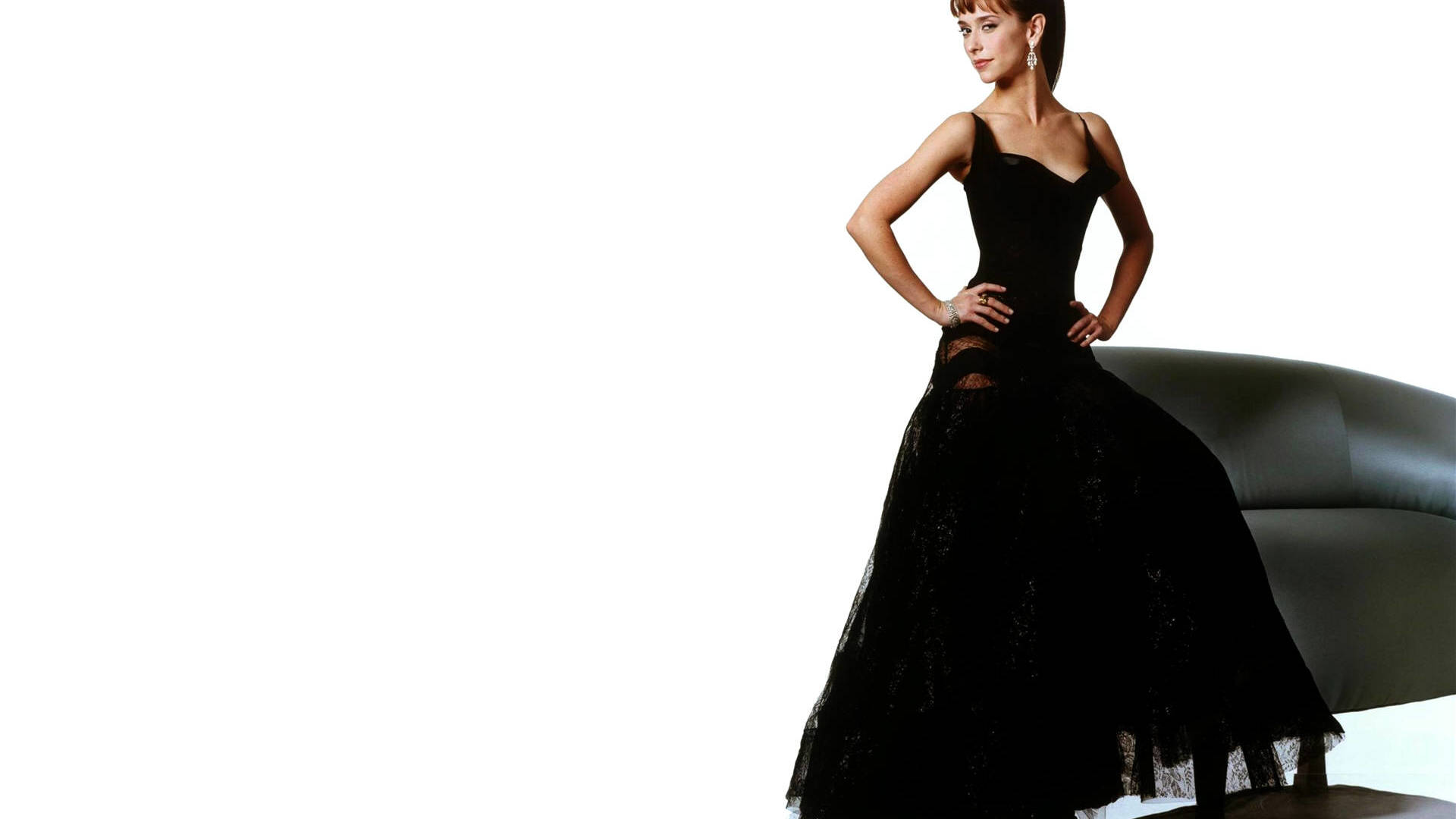 Jennifer Love Hewitt Elegant Black Dress Background