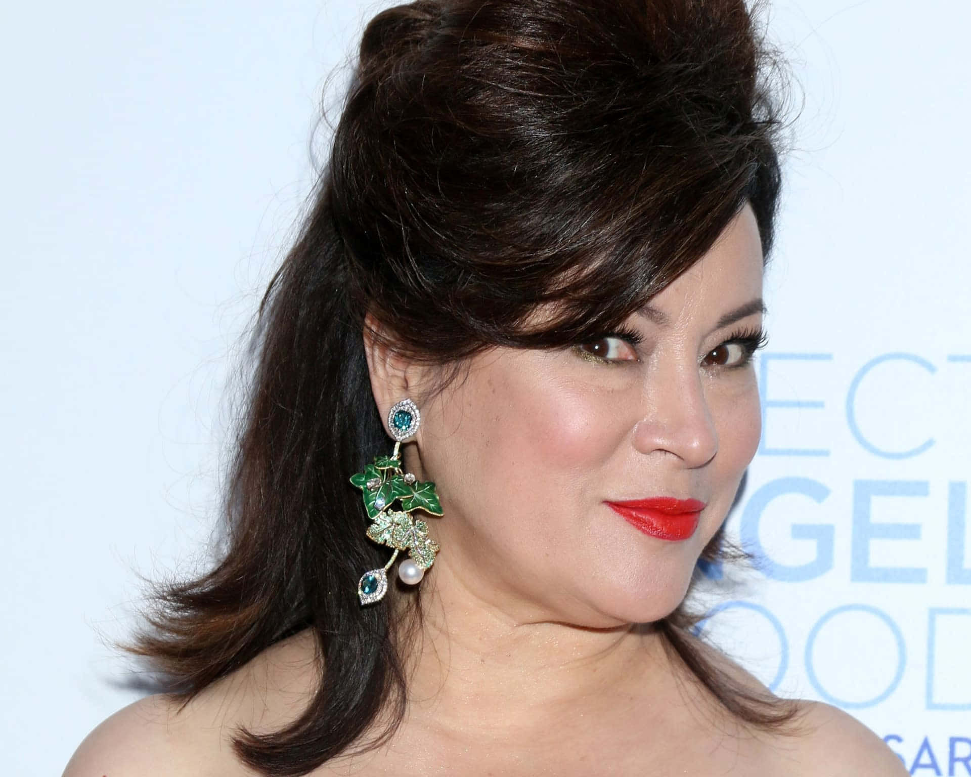 Jennifer Tilly Red Carpet Look Background