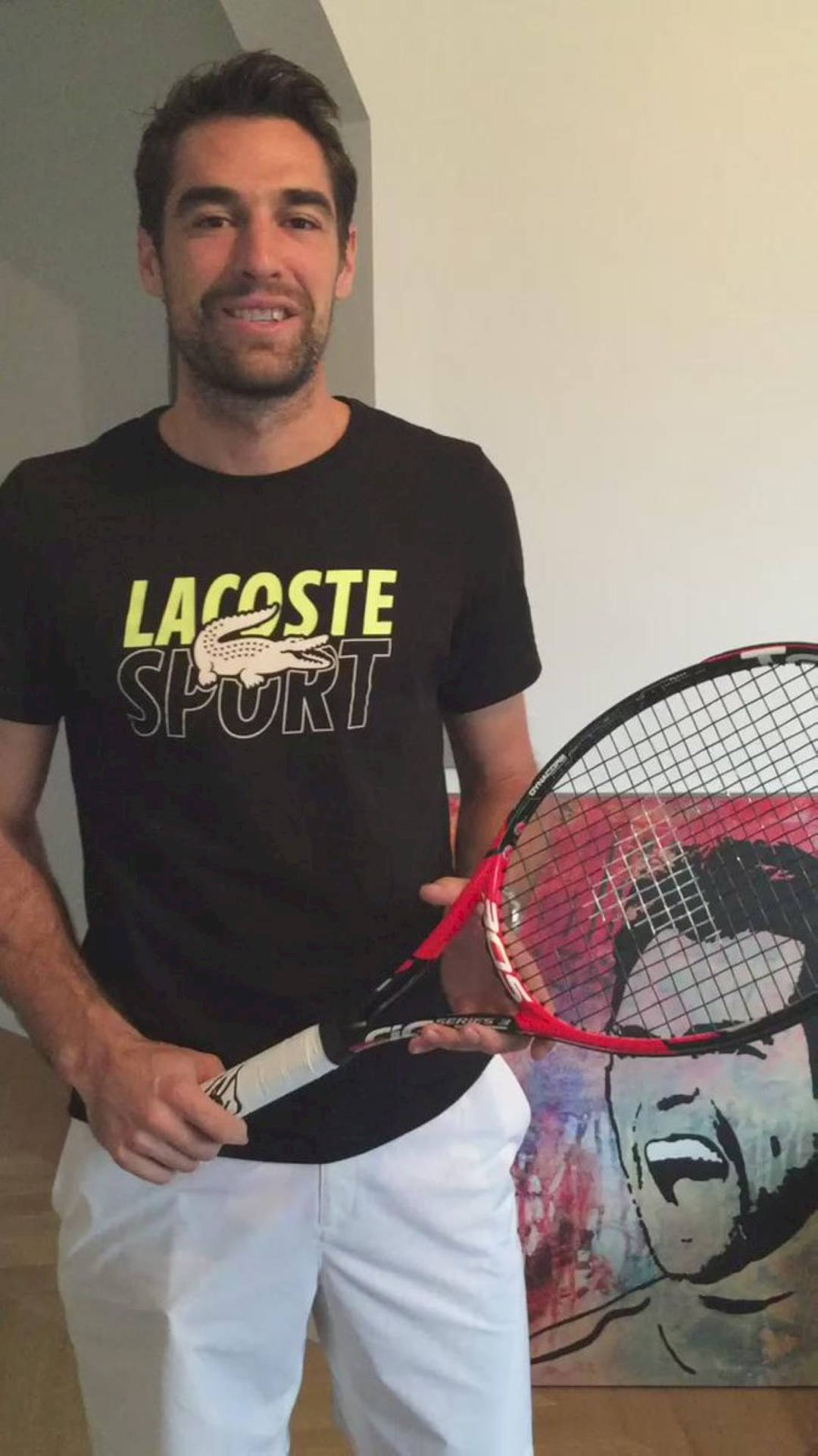 Jeremy Chardy Casual Photo Background