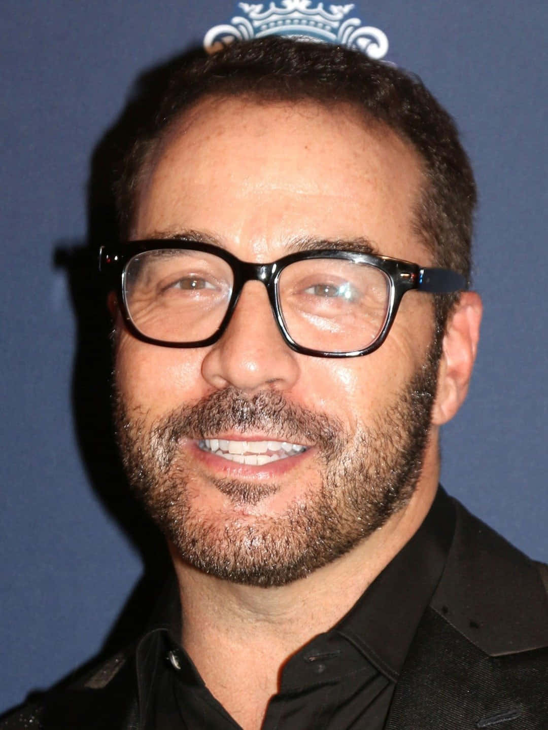 Jeremy Piven 1080 X 1440 Background